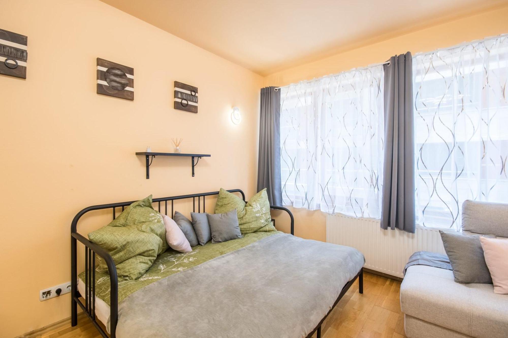 Ferienwohnung Very Central - Large - Balcony - Comfy Budapest Exterior foto
