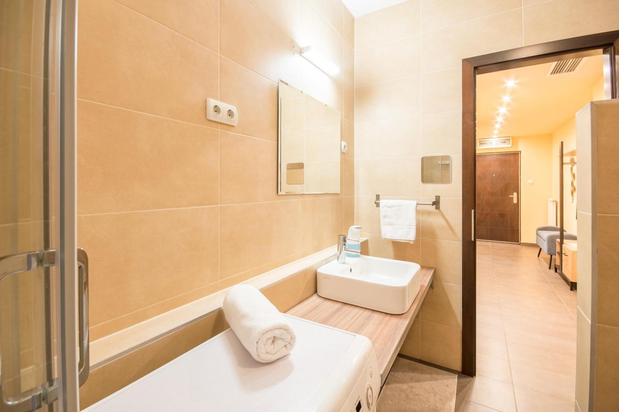 Ferienwohnung Very Central - Large - Balcony - Comfy Budapest Exterior foto